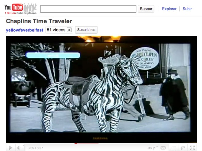 Viajera en el tiempo con celular