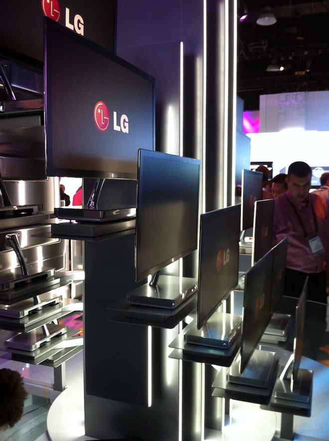 Monitor más delgado del mundo 3 Este es el monitor más delgado del mundo: 7,1 mm (CES 2011)