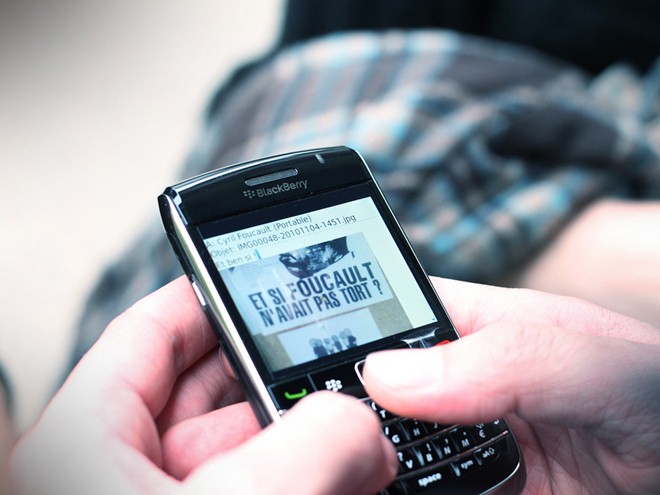 Estudio británico revela adicción de los jóvenes a los smartphones