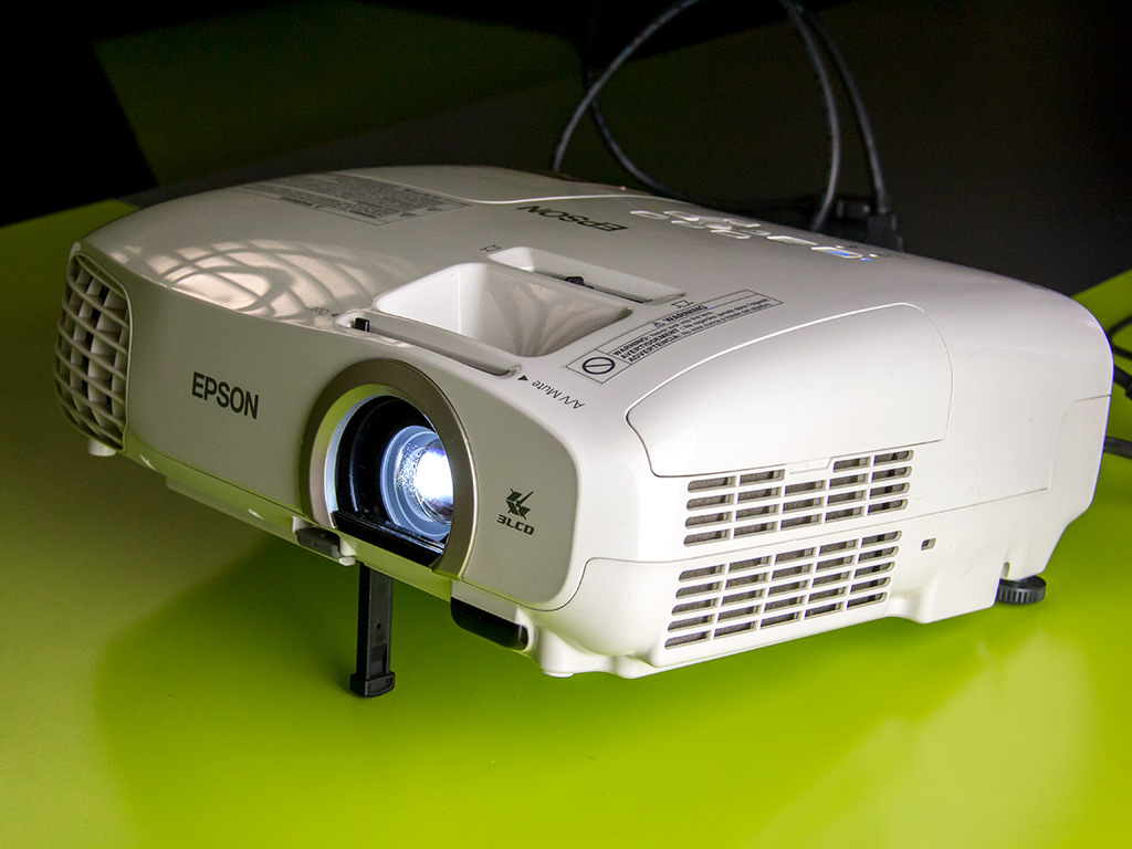 Así nos fue con el proyector Epson PowerLite Home Cinema •