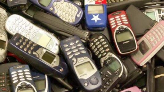 En Colombia hay celular para botar a lo alto