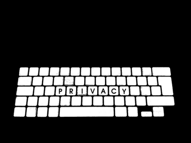La privacidad cada día es más importante. Imagen: g4ll4is (via Flickr).