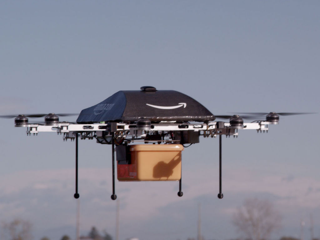 Esta sería la apariencia de los drones que entregarían algunos pedidos a los usuarios de Amazon. Foto: Amazon.com.
