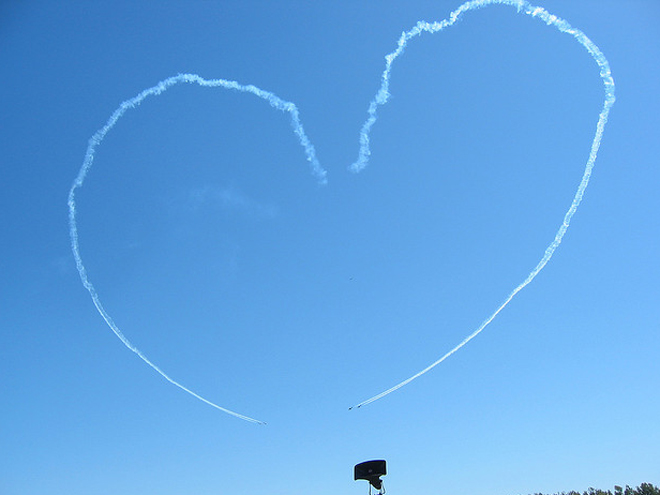 Amor en el aire. Foto: ASPatrick (vía Flickr)