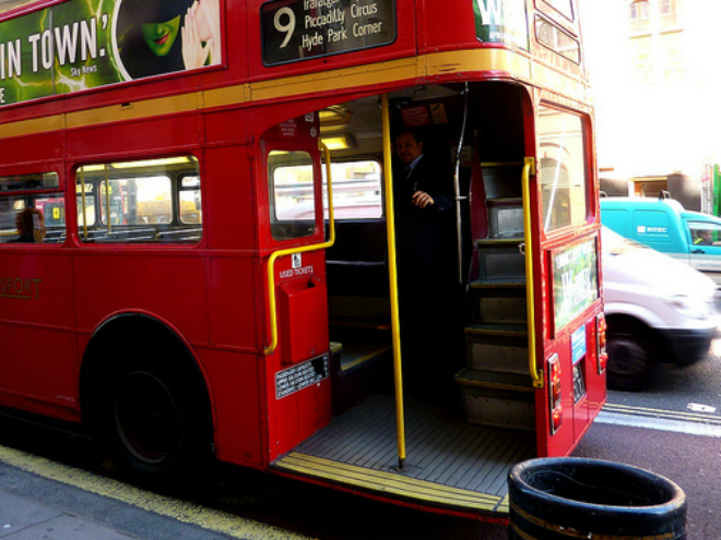 Una parada de autobús en Londres como una experiencia única