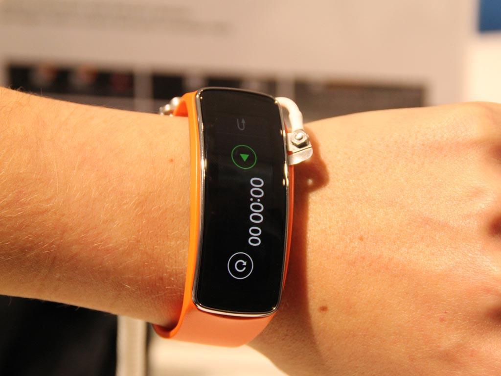 El Gear Fit fue lanzado durante el MWC 2014.