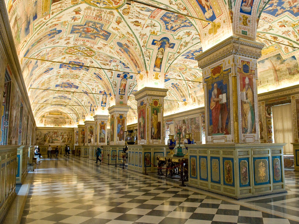 Millones de documentos en posesión del Vaticano serán digitalizados. 