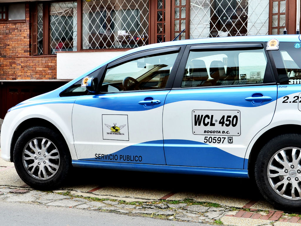 Taxis eléctricos de Easy Taxi ya ruedan en Bogotá