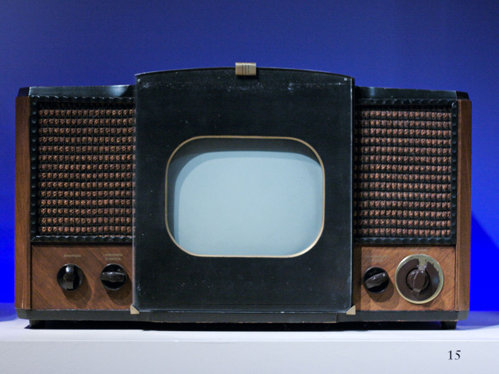 historia de las pantallas: televisores CRT