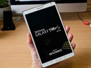 La Samsung Galaxy Tab S viene en versiones de 8,4 y 10,5 pulgadas de pantalla.