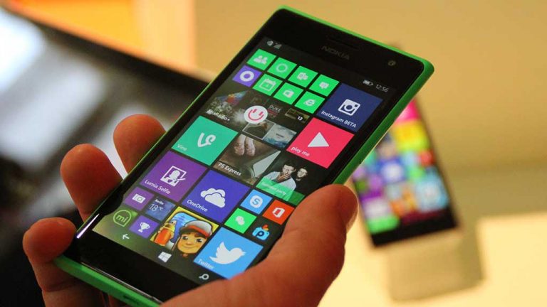 Lumia 735