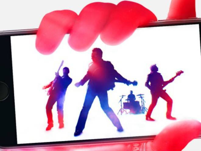 U2 puso a 'rockear' a todos en el evento de Apple. 