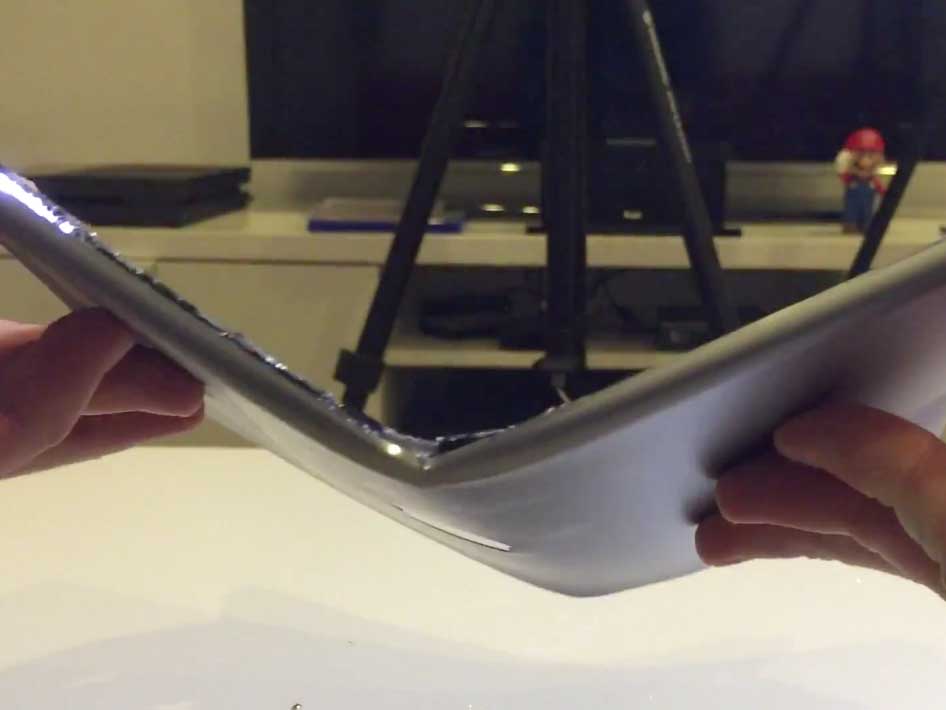 El iPad Air 2 se puede doblar, pero… • ENTER.CO