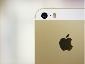 En 2013, Apple añadió el dorado a las versiones de iPhone 5S.