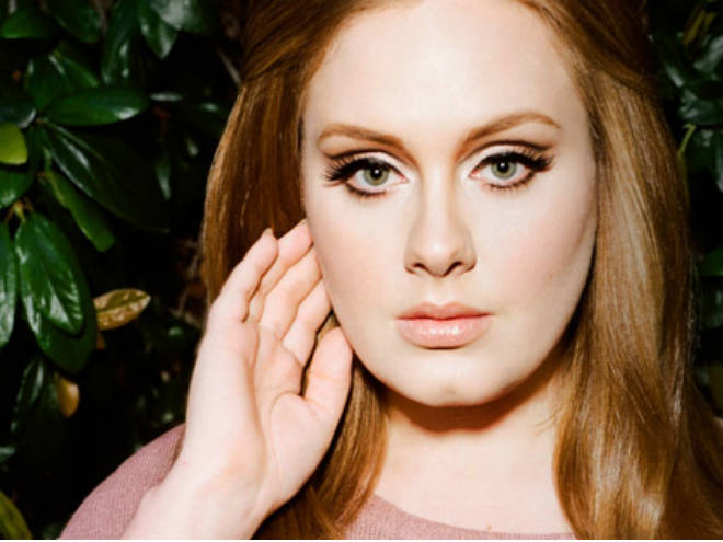 Adele sí va a estar en el servicio de streaming de YouTube. 