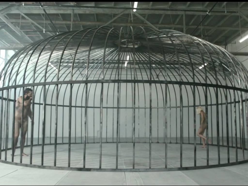 Shia LaBeouf en el video de Sia. 