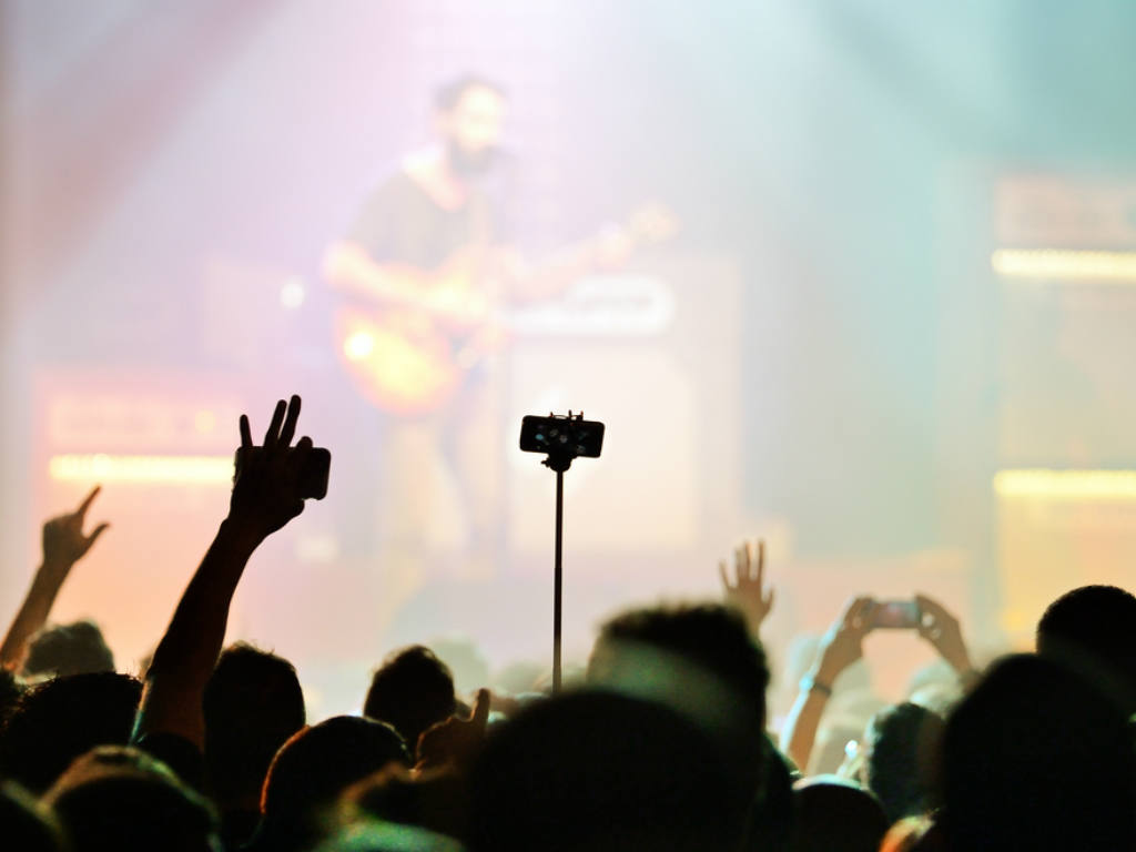 Los selfie sticks prohibidos en dos de los festivales de música más importantes. 