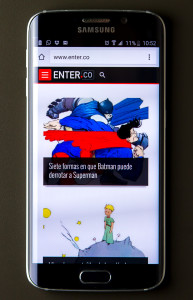 La pantalla es fuera de serie.