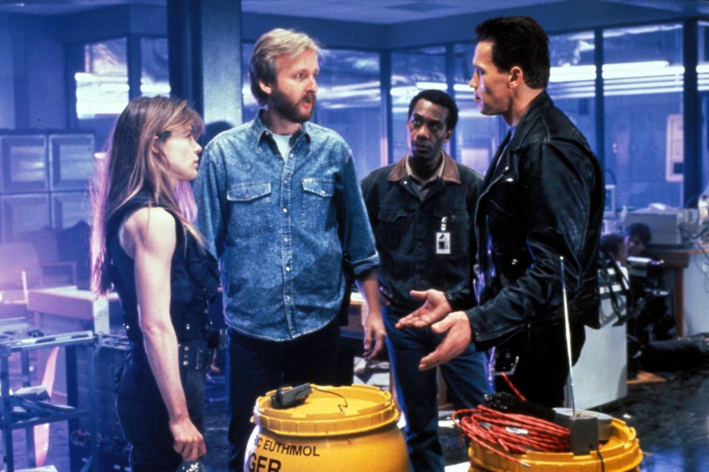 Linda Hamilton, James Cameron, Joe Morton y 'Arnie' en el plató del filme.