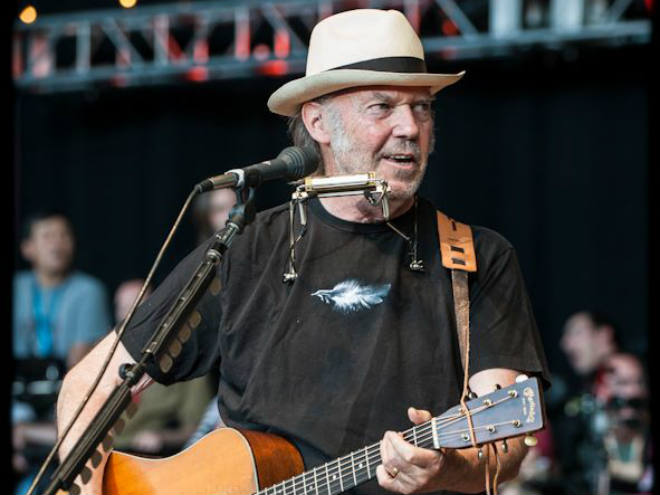 Neil Young se declara anti-streaming. 