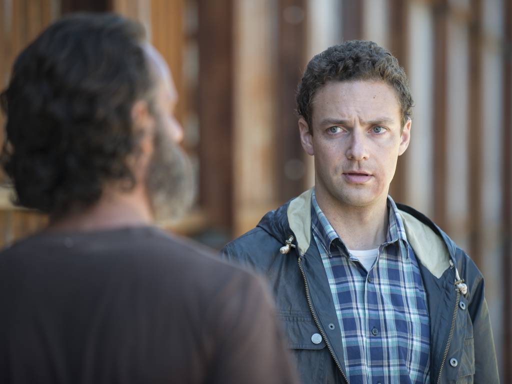 Ross Marquand es Aaron en 'The Walking Dead'.