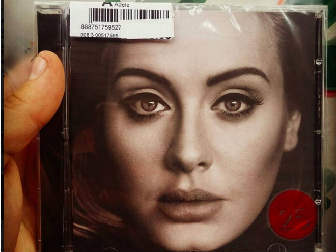 En una época en la que no se venden discos físicos, Adele superó el récord.