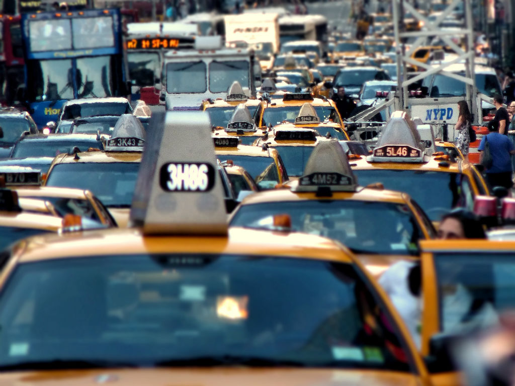 Taxistas demandan a la ciudad de Nueva York por crecimiento de Uber