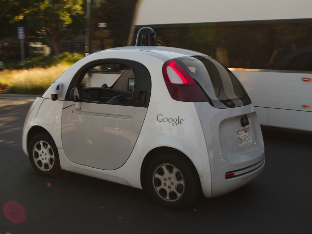 Un carro autónomo con la manufactura de Ford y el software de Google. 