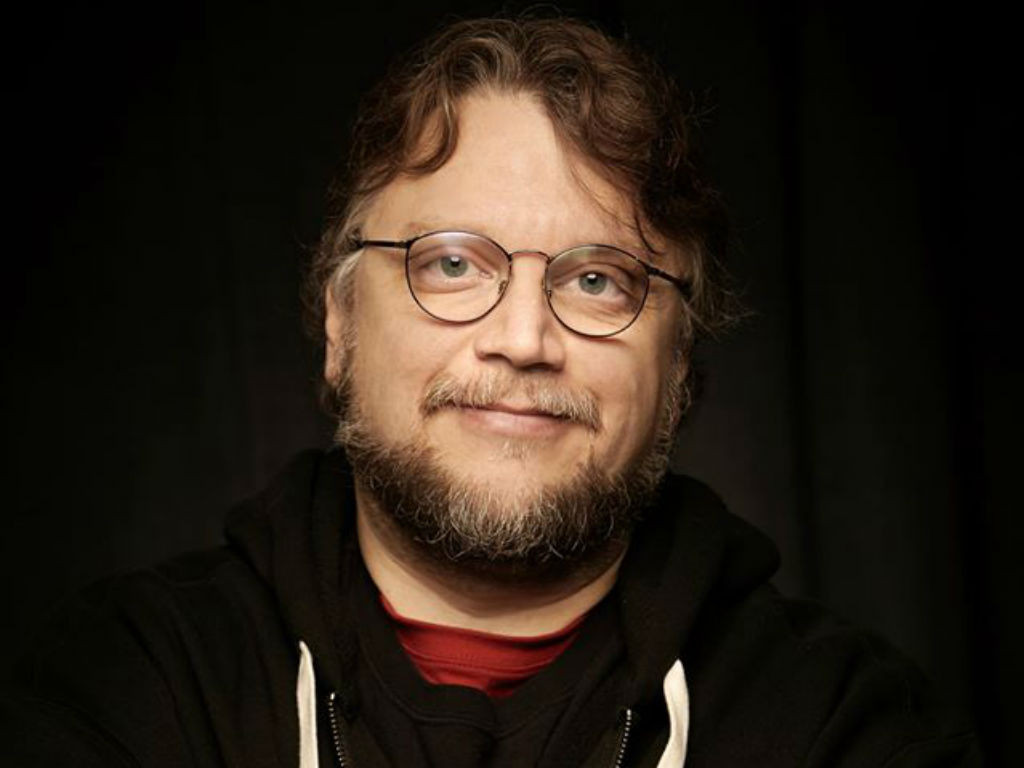 Guillermo del Toro en un nuevo proyecto de terror. 