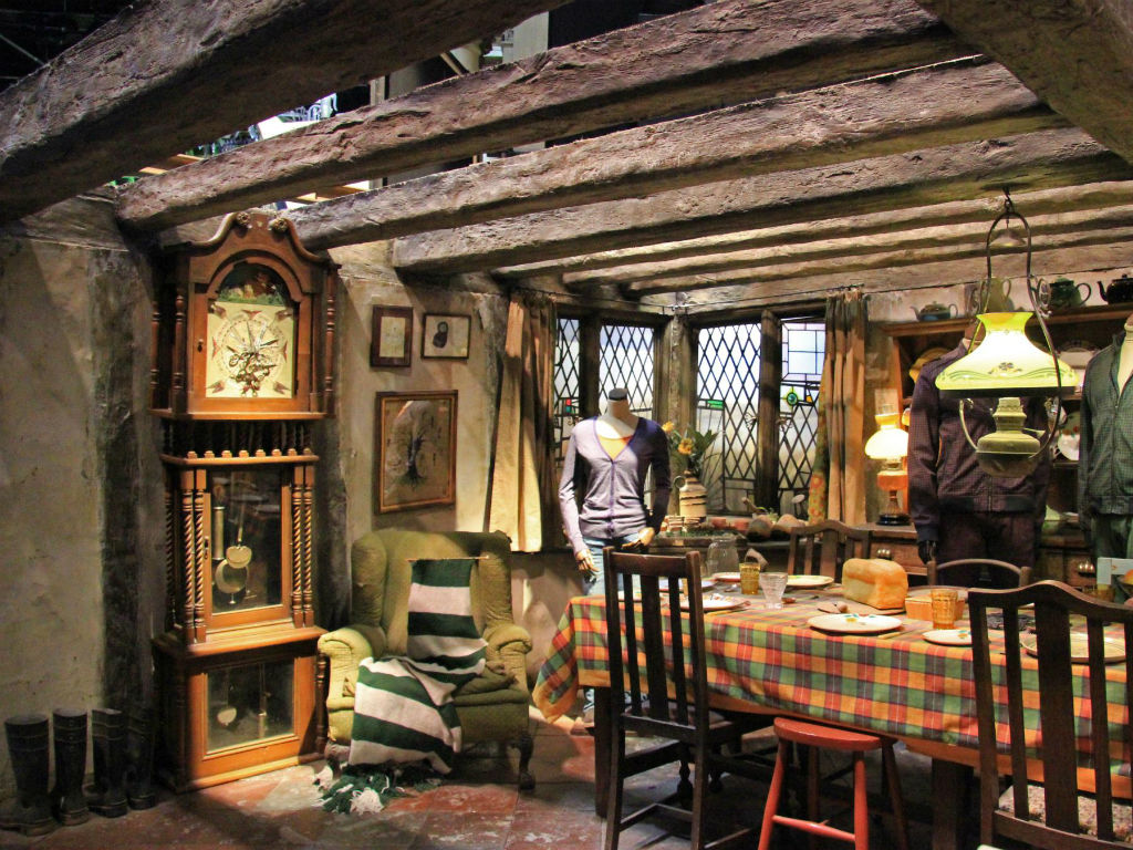 En la película, la familia Weasley tenía este reloj mágico en la sala. 