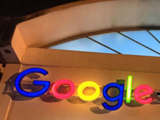 Google ofrece una instalación de arte en La Habana. 