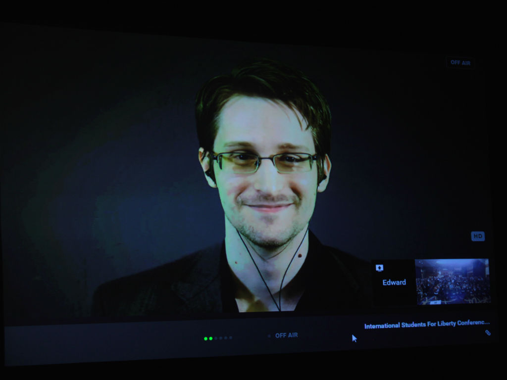 Snowden y su colaboración con una canción de música electrónica. 