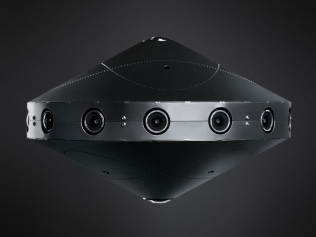 Esta cámara es capaz de grabar en 360° sin ninguna intervención de una mano humana. 