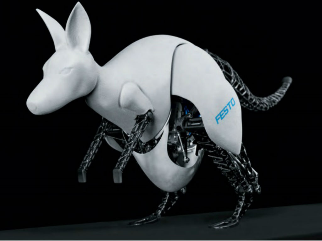 Los animales robot tienen muchas funciones útiles, como vigilancia o vuelo. 