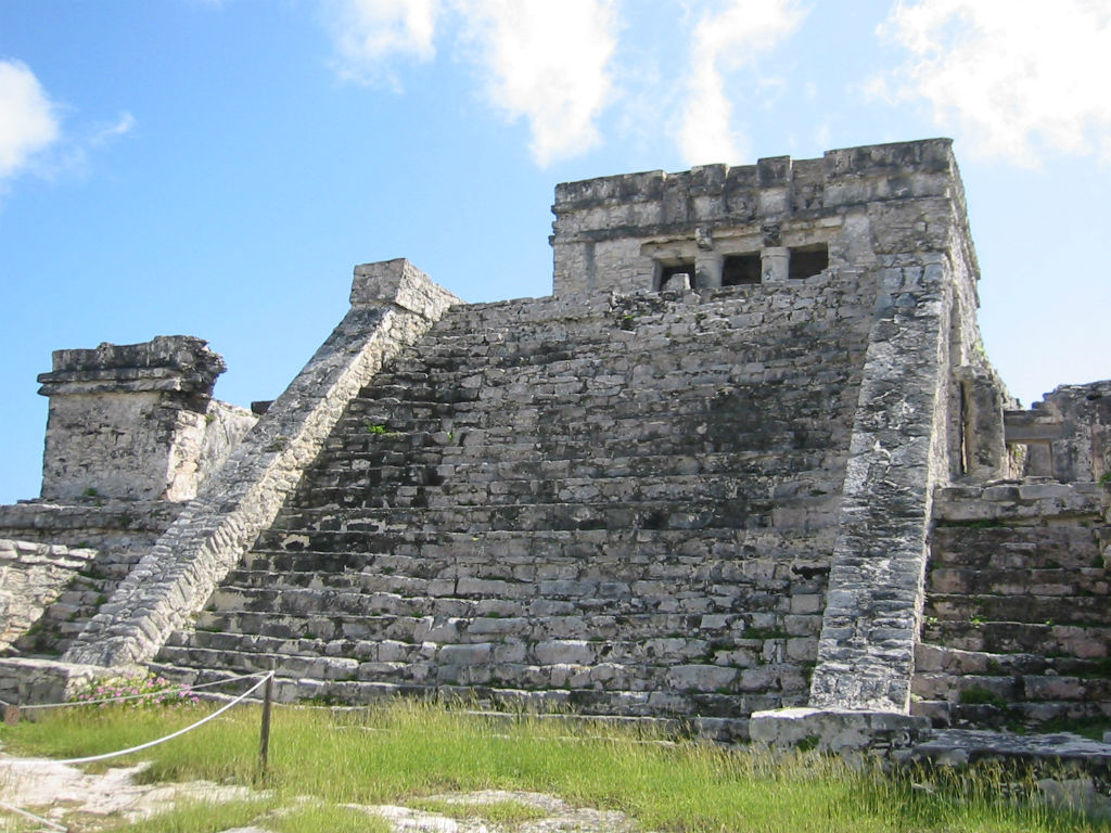 Las ruinas en Tulum, México son los restos de una ciudad Maya. 