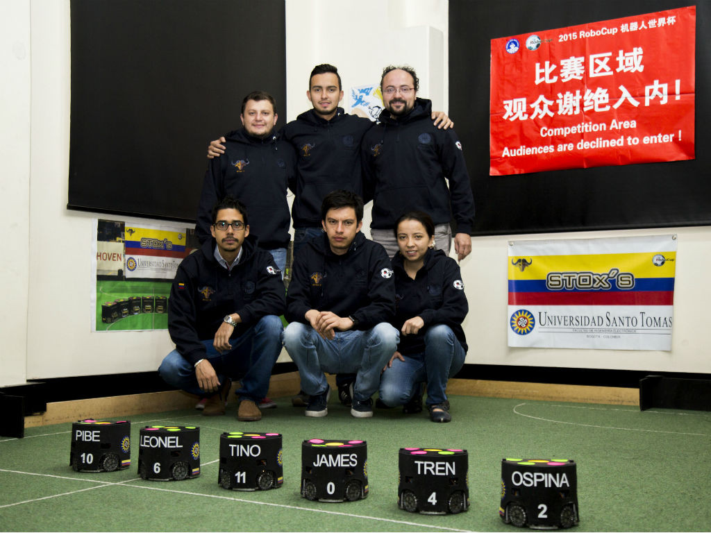 La selección Colombia de futbol robótico quedó en cuarto puesto el año pasado en el torneo de Robocup Soccer. 