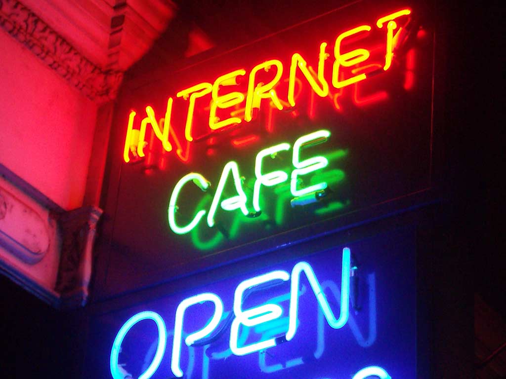 Nunca accedas a la Sucursal Virtual desde un café internet. 