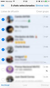 Elige varias conversaciones al tiempo en WhatsApp para iOS.