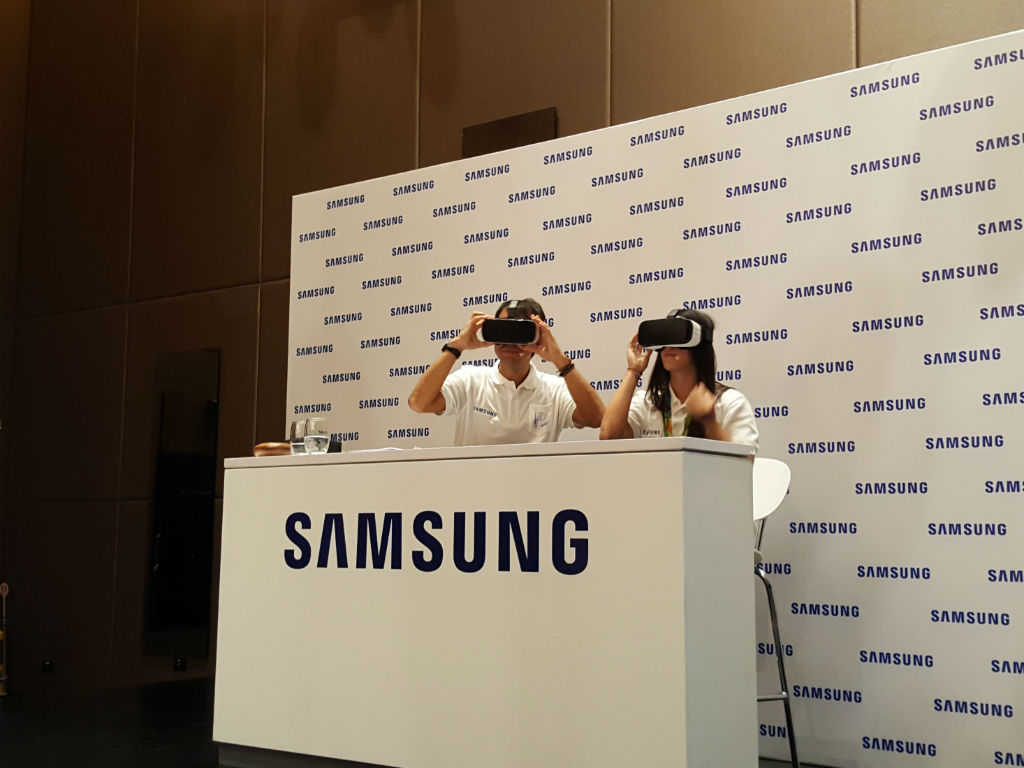 Mariana Pajón probó el juego en un evento de Samsung en Bogotá. 