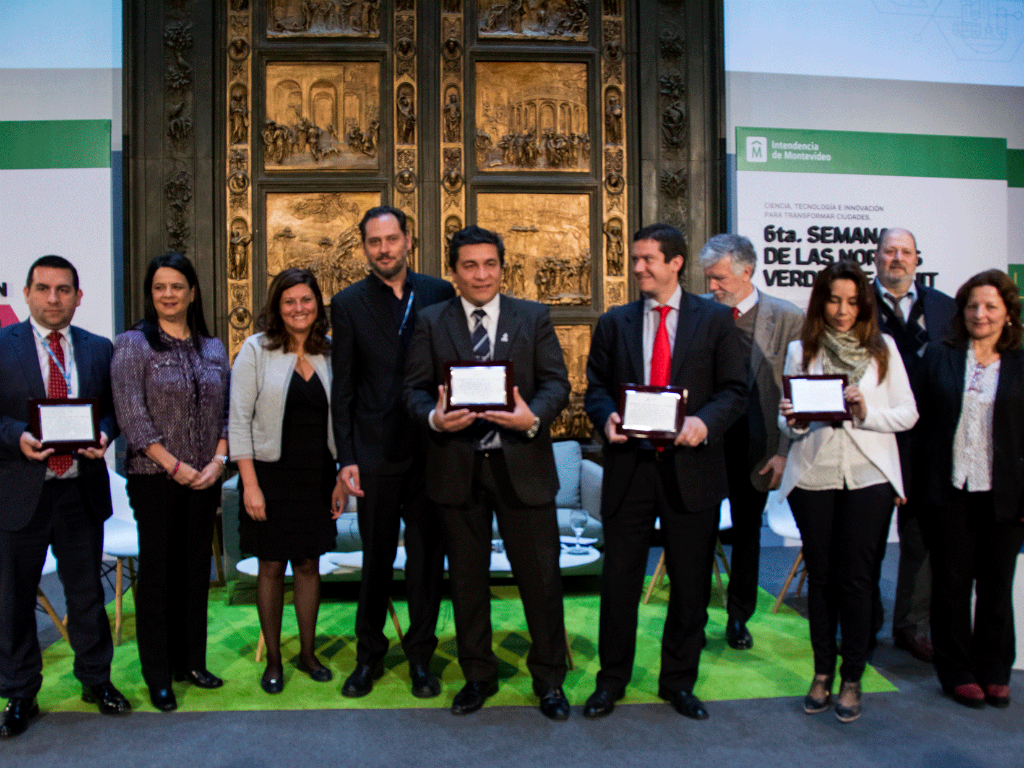 Se premiaron varias ciudades por sus proyectos de ciudad inteligente. 