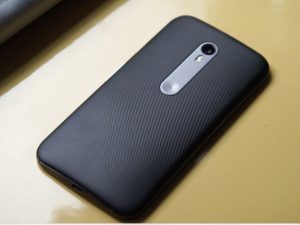 El Moto G (2015) tiene rápidas actualizaciones y protección al agua.