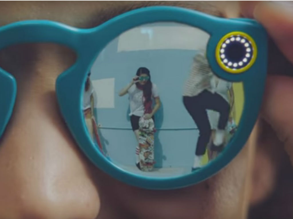 Las gafas de Snapchat capturan video en una perspectiva similar a la humana. 