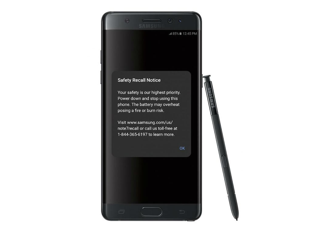 Los usuarios del primer modelo de Galaxy Note7 recibieron este mensaje en sus dispositivos donde se les informaba que debían cambiar su unidad. 
