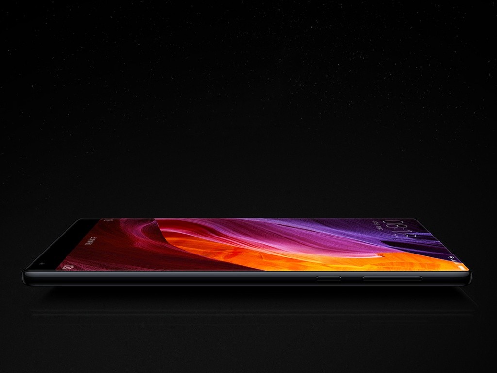 El Xiaomi Mi Mix no tiene bordes en la parte de arriba de la pantalla. 