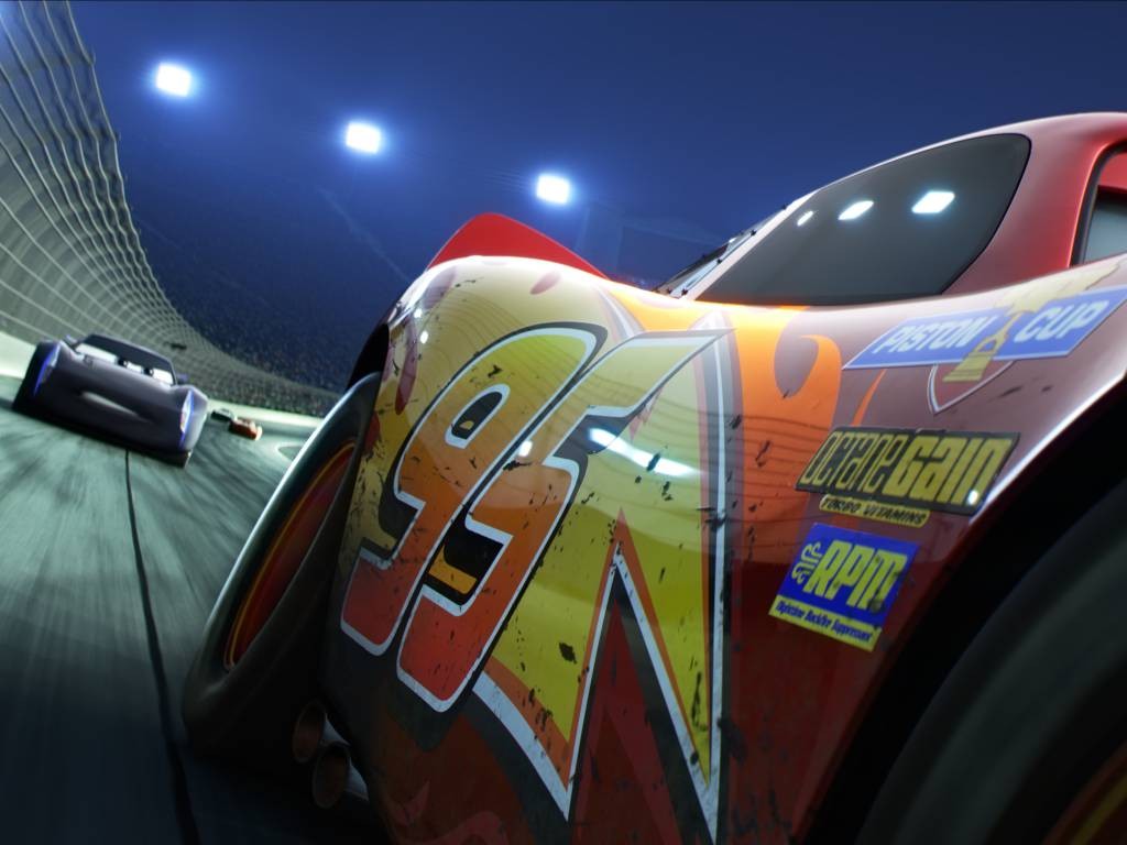 Las cosas no lucen bien para Rayo McQueen en 'Cars 3'.