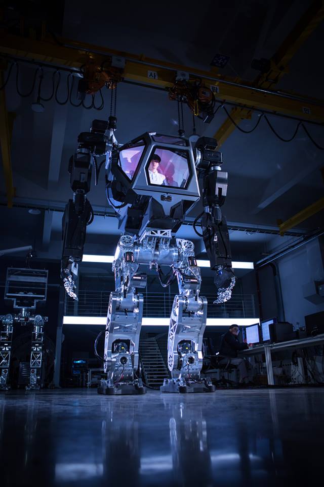 Este es Methood-1, el nuevo robot 'mecha' creado por Korea Future Tecnology con la ayuda en diseño de Vitaly Bulgarov.