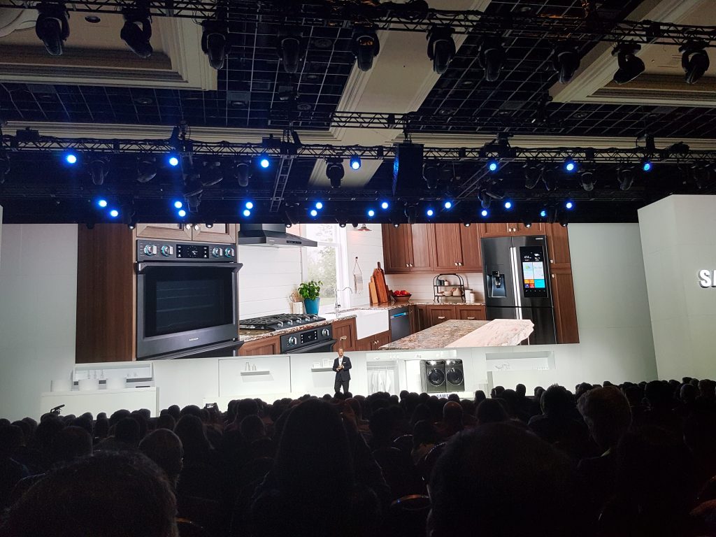 La línea de electrodomésticos para el hogar de Samsung es compatible con el internet de las cosas. 