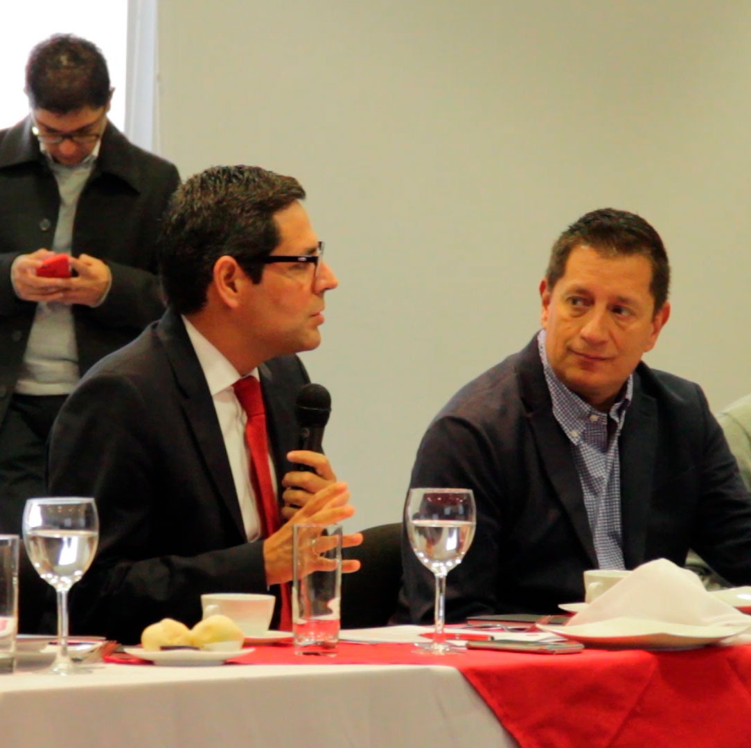 Carlos Zenteno, presidente de Claro, explicó algunos beneficios del servicio multiplay.