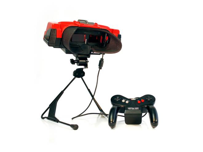 La primera consola 3D de Nintendo y su salto más cercano al VR. Fue el primer gran desastre de la compañía. 