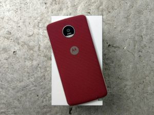 El Moto Z Play tiene como fortaleza su gran batería. 